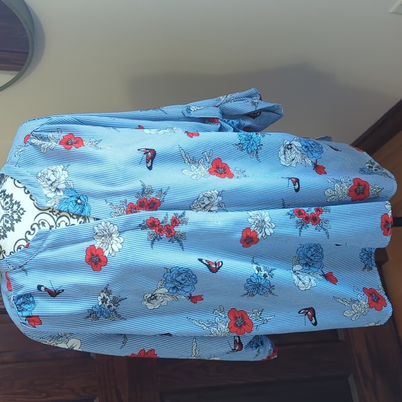 Flower print Top - Picture 6 of 8